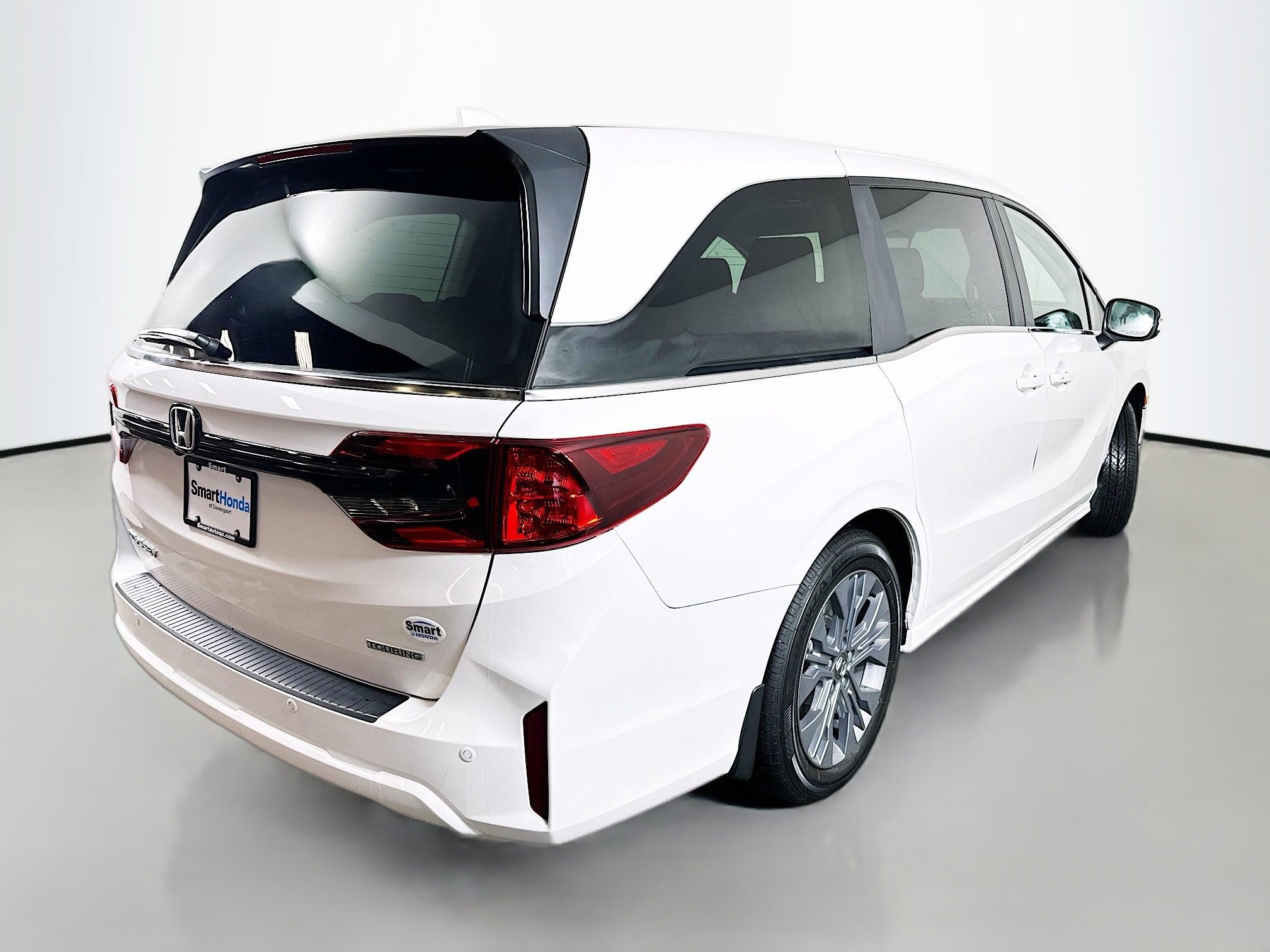 New 2026 Honda Odyssey Touring image 7