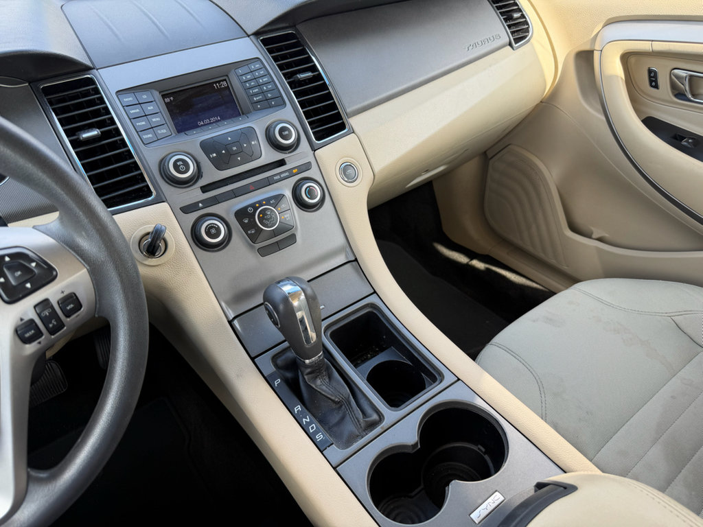Used 2016 Ford Taurus SE FWD image 15