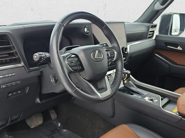 Certified 2024 Lexus GX 550 w/ Cold Area Package image 18
