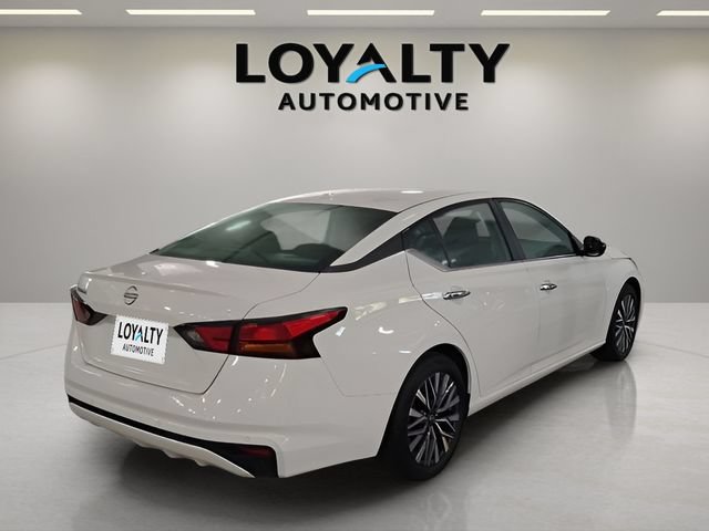 Used 2025 Nissan Altima 2.5 SV FWD image 5