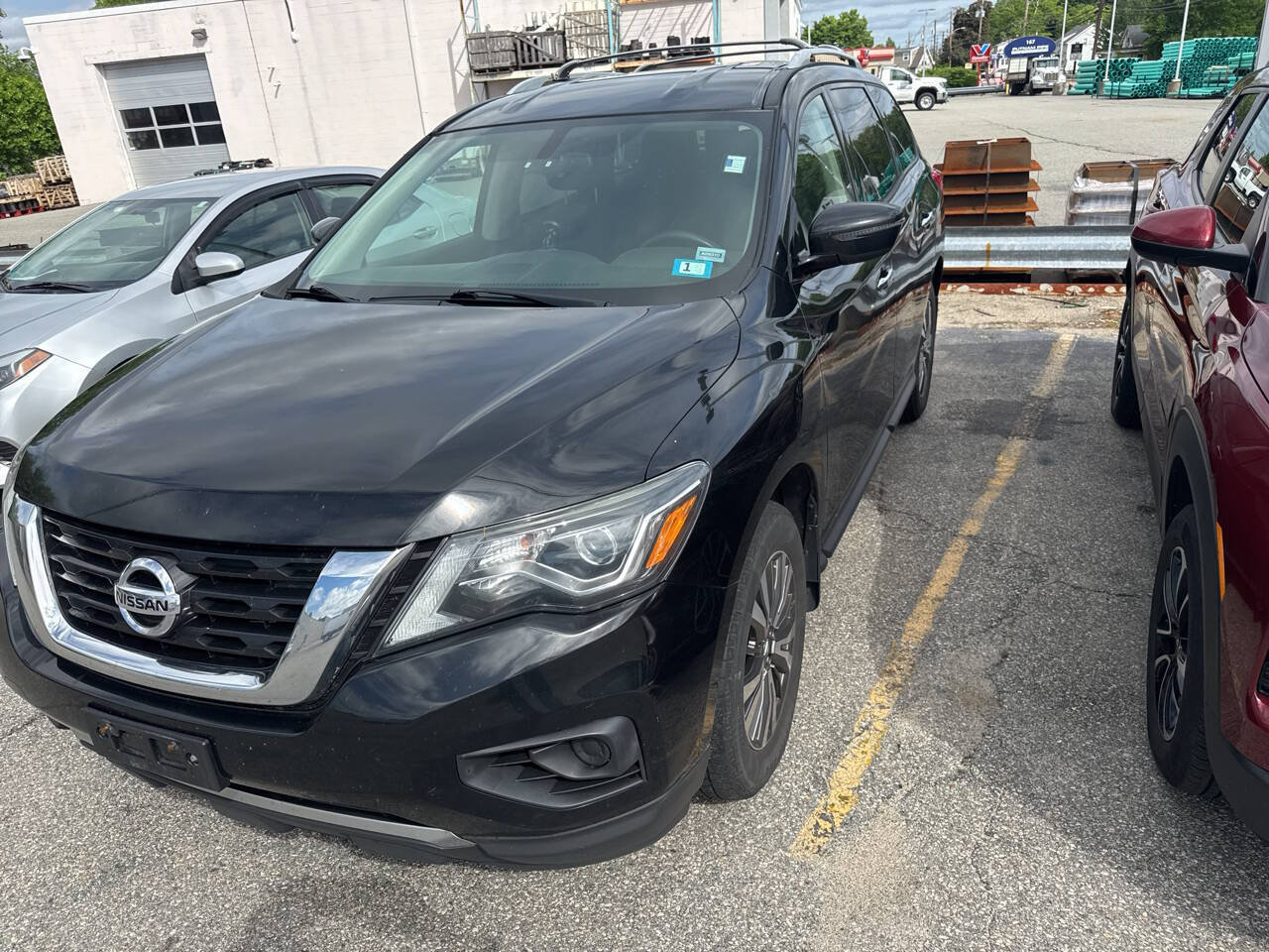 Used 2019 Nissan Pathfinder S AWD/4WD image 7