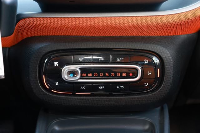 Used 2016 smart fortwo passion image 30