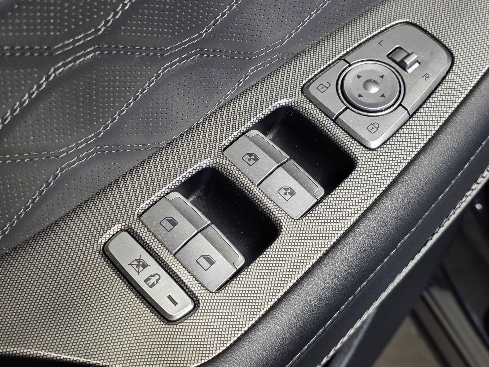 Used 2022 Hyundai Palisade Calligraphy w/ Cargo Package image 22