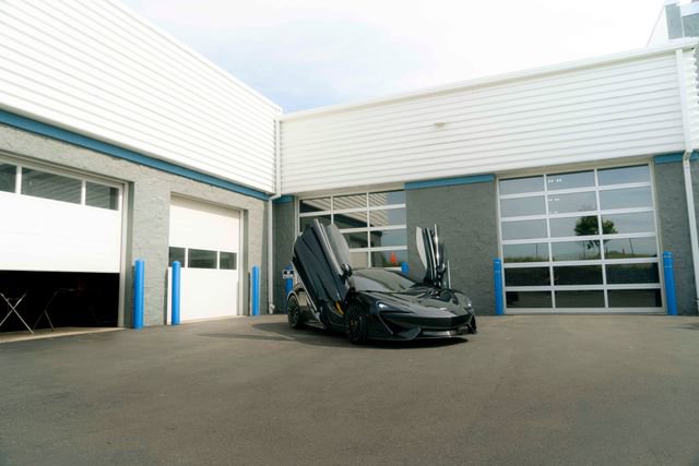 Used 2017 McLaren 570S RWD image 27