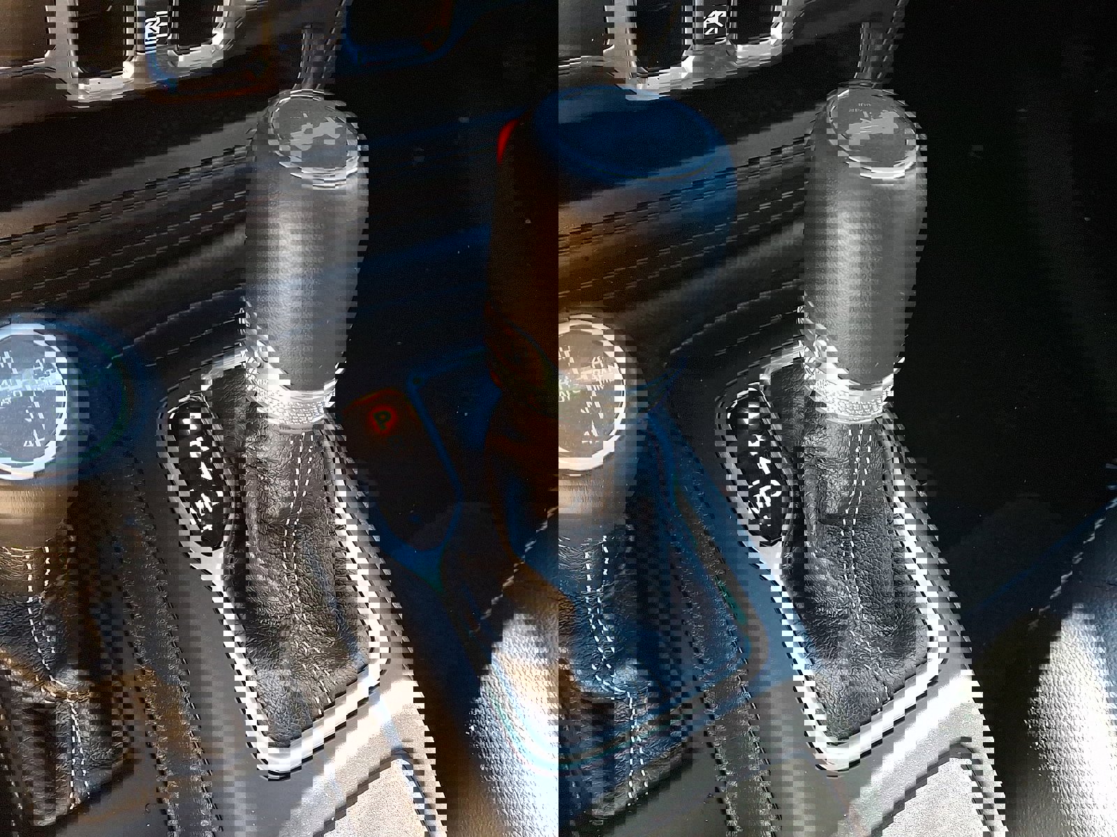 Used 2023 Jeep Wrangler Sahara w/ Cold Weather Group image 14