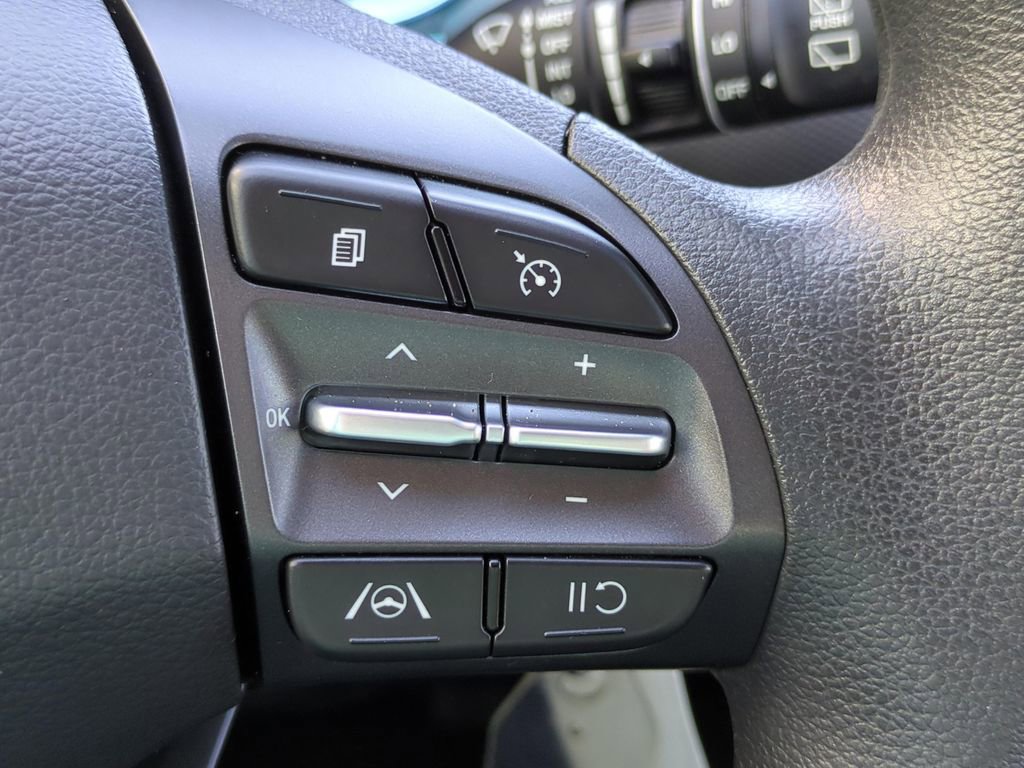 Used 2022 Hyundai Kona SE image 22