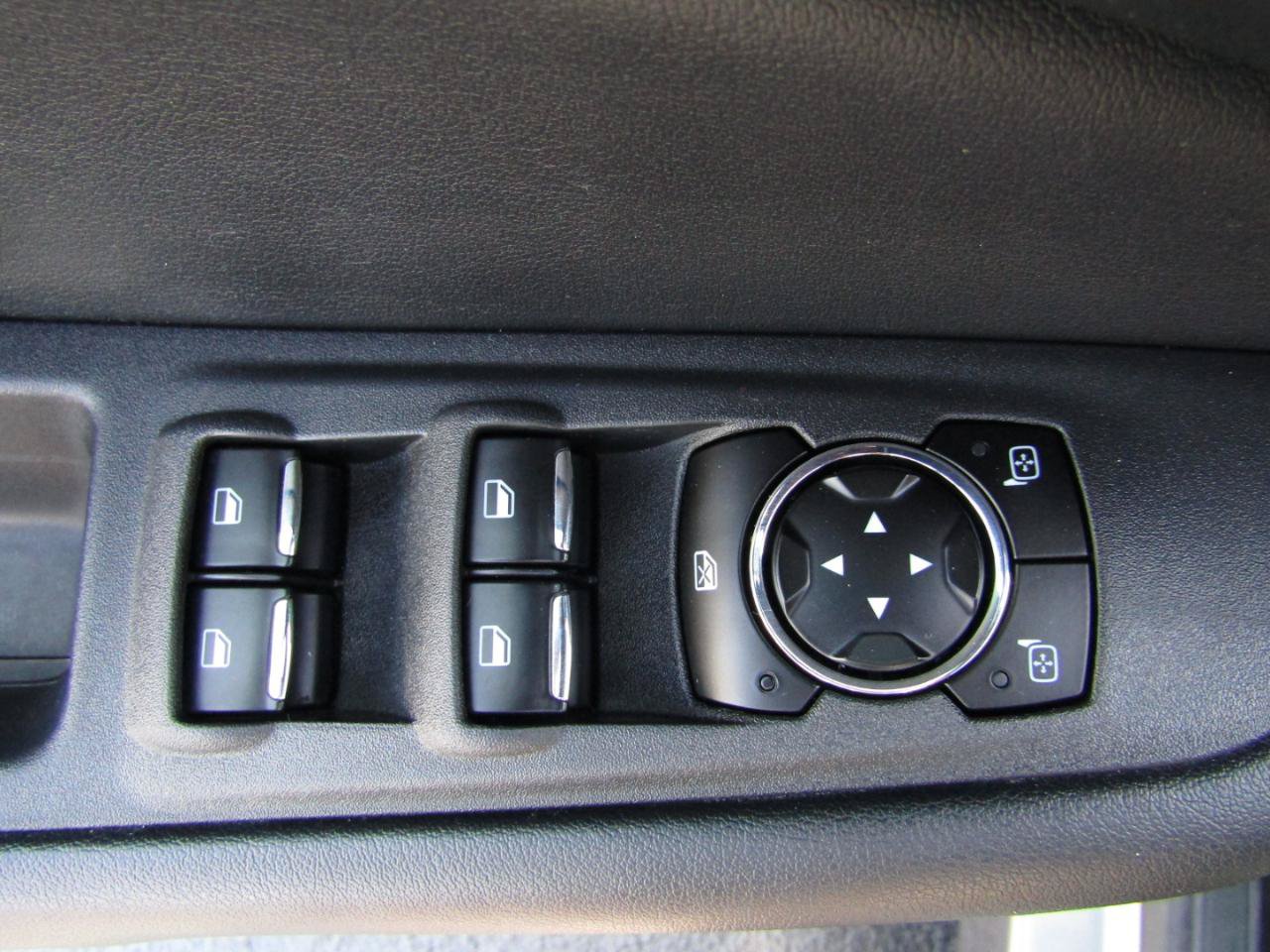 Used 2023 Ford Edge SEL AWD/4WD image 11