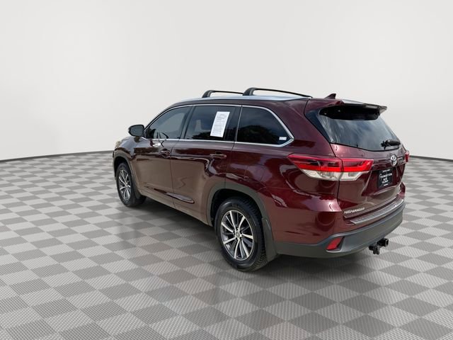 Used 2017 Toyota Highlander XLE AWD/4WD image 7