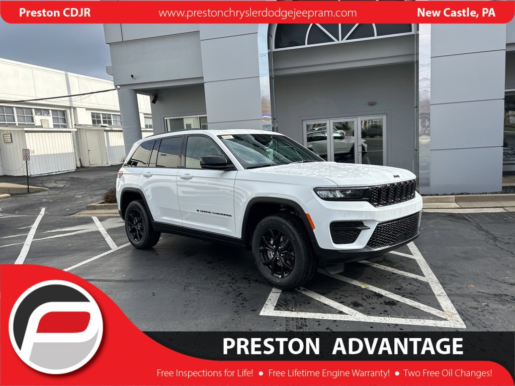 New 2025 Jeep Grand Cherokee 4WD image 1