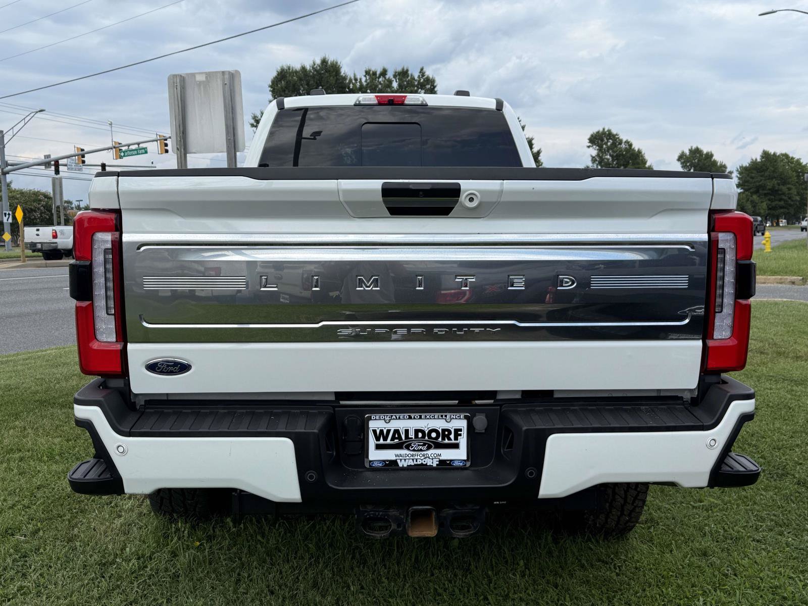 Used 2024 Ford F250 Limited w/ FX4 Off-Road Package AWD/4WD image 3
