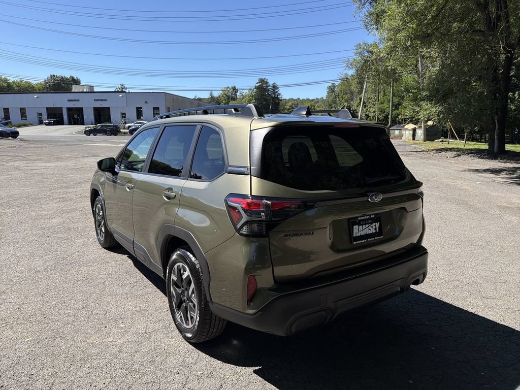 Used 2026 Subaru Forester Premium AWD/4WD image 6