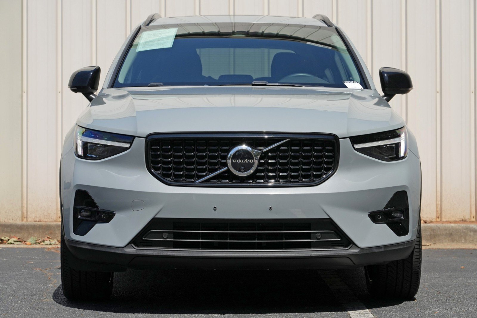 Used 2024 Volvo XC40 B5 Ultimate w/ Protection Package Premier AWD/4WD image 5