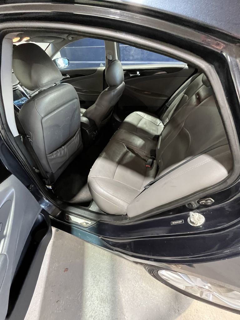 Used 2012 Hyundai Sonata Limited w/ Navigation Pkg image 4