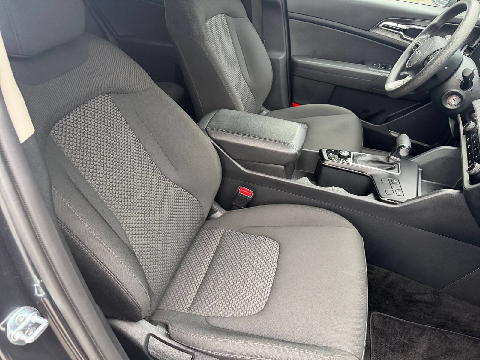 Used 2024 Kia Sportage LX AWD/4WD image 35