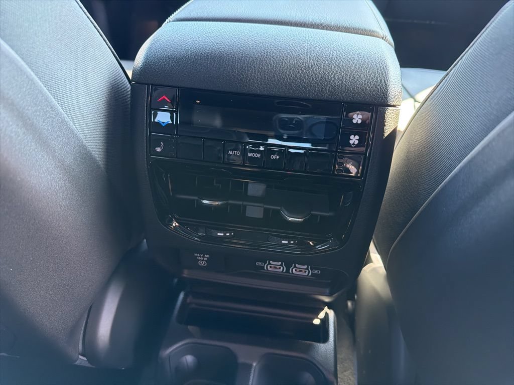 New 2025 Jeep Grand Cherokee L Limited AWD/4WD image 12