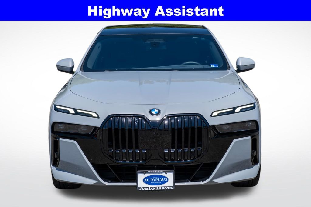 Used 2023 BMW 740i RWD image 11