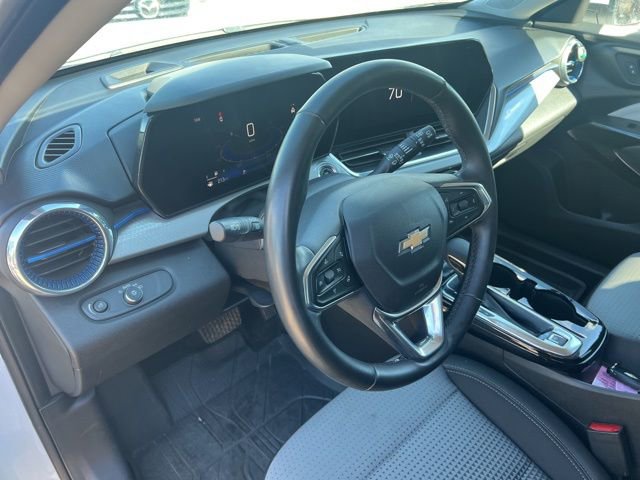 Used 2024 Chevrolet Trax LT w/ LT Convenience Package FWD image 14