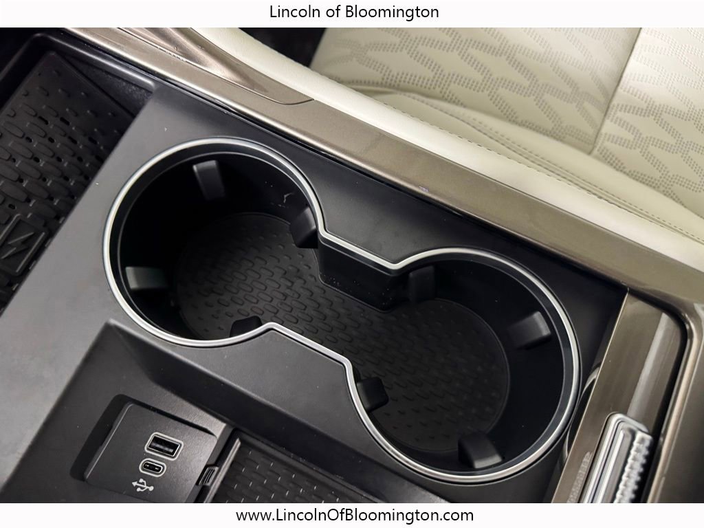 New 2026 Lincoln Nautilus Black Label w/ Jet Appearance Package image 49