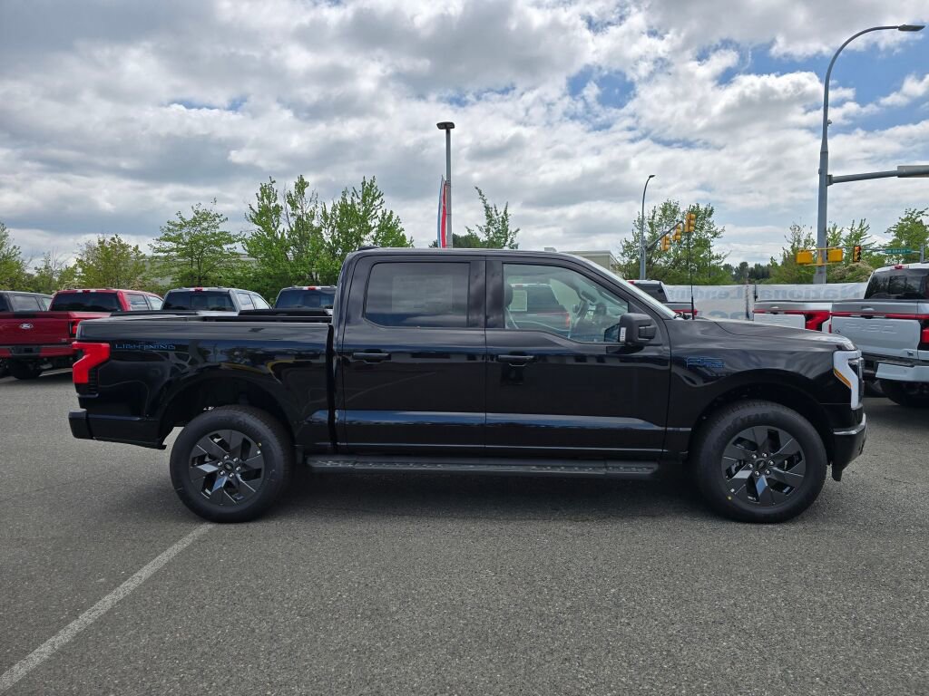 New 2025 Ford F150 Lightning Flash AWD/4WD image 6