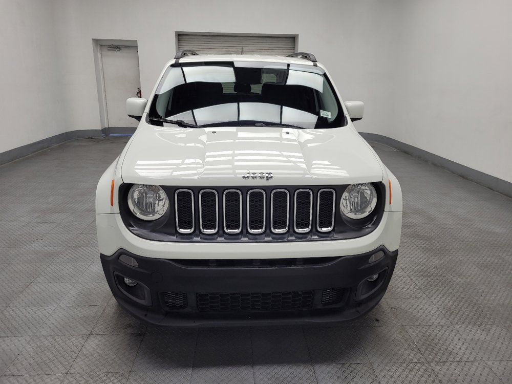 Used 2017 Jeep Renegade Latitude FWD image 14