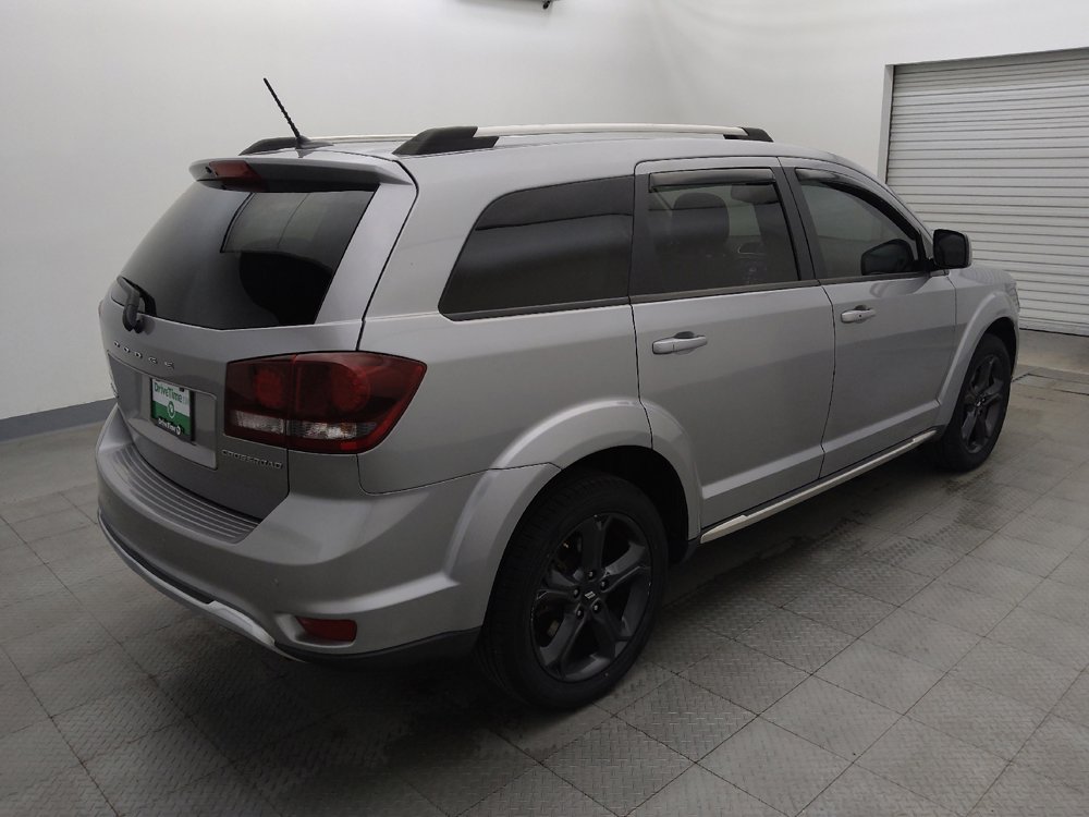 Used 2018 Dodge Journey Crossroad w/ Nav & Sun Group FWD image 9