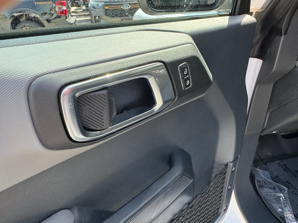 Used 2023 Ford Bronco Big Bend w/ Sasquatch Package AWD/4WD image 16