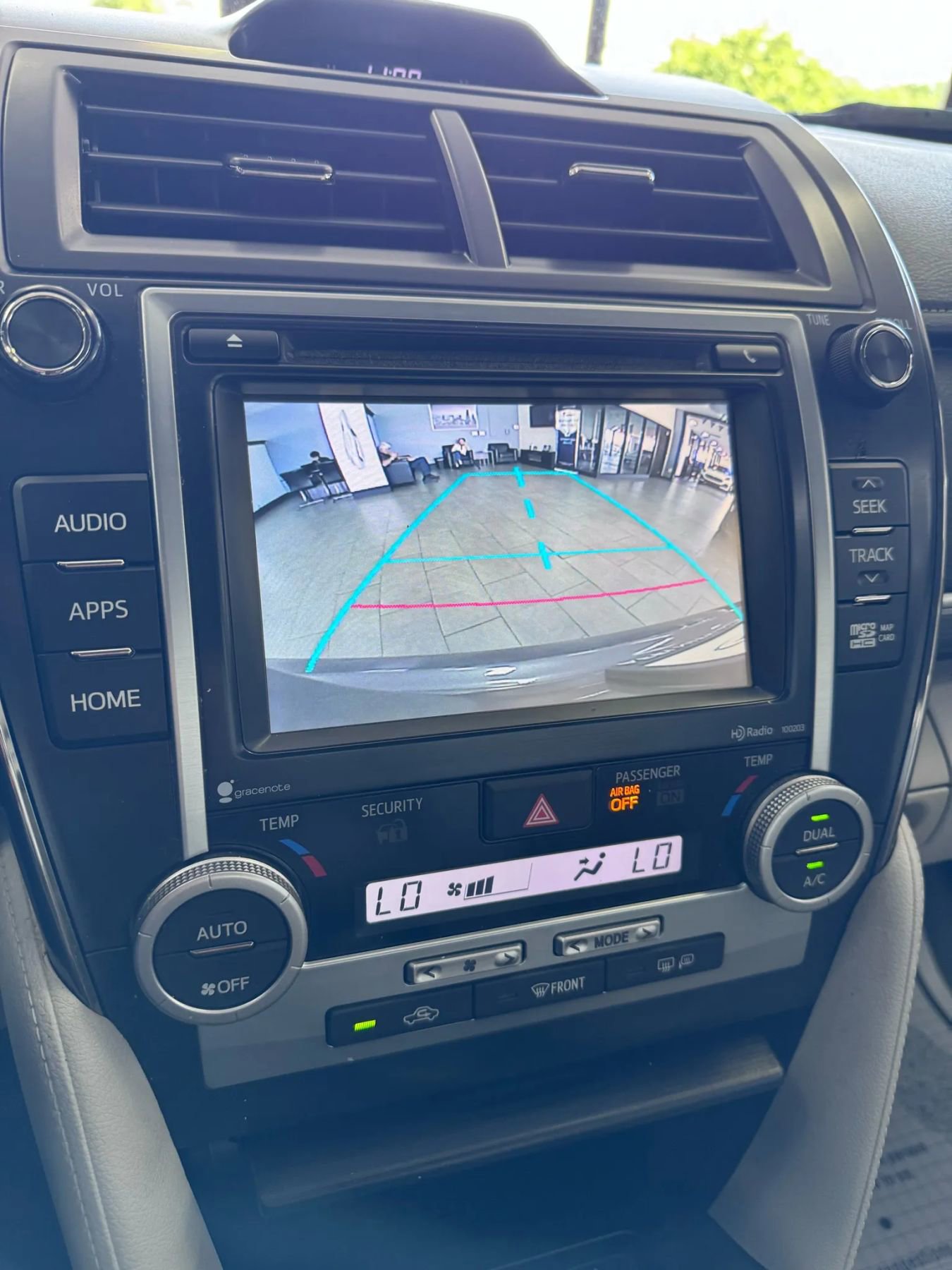 Used 2014 Toyota Camry XLE image 26