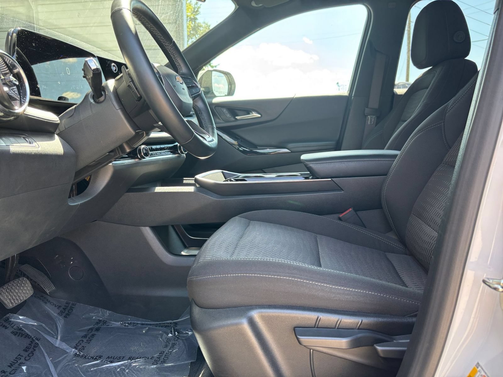 Used 2025 Chevrolet Equinox LT FWD image 26