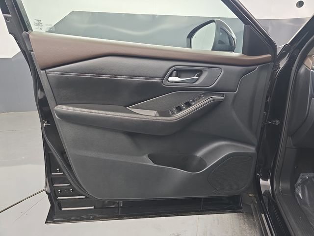 Used 2022 Nissan Rogue SV w/ SV Premium Package FWD image 24