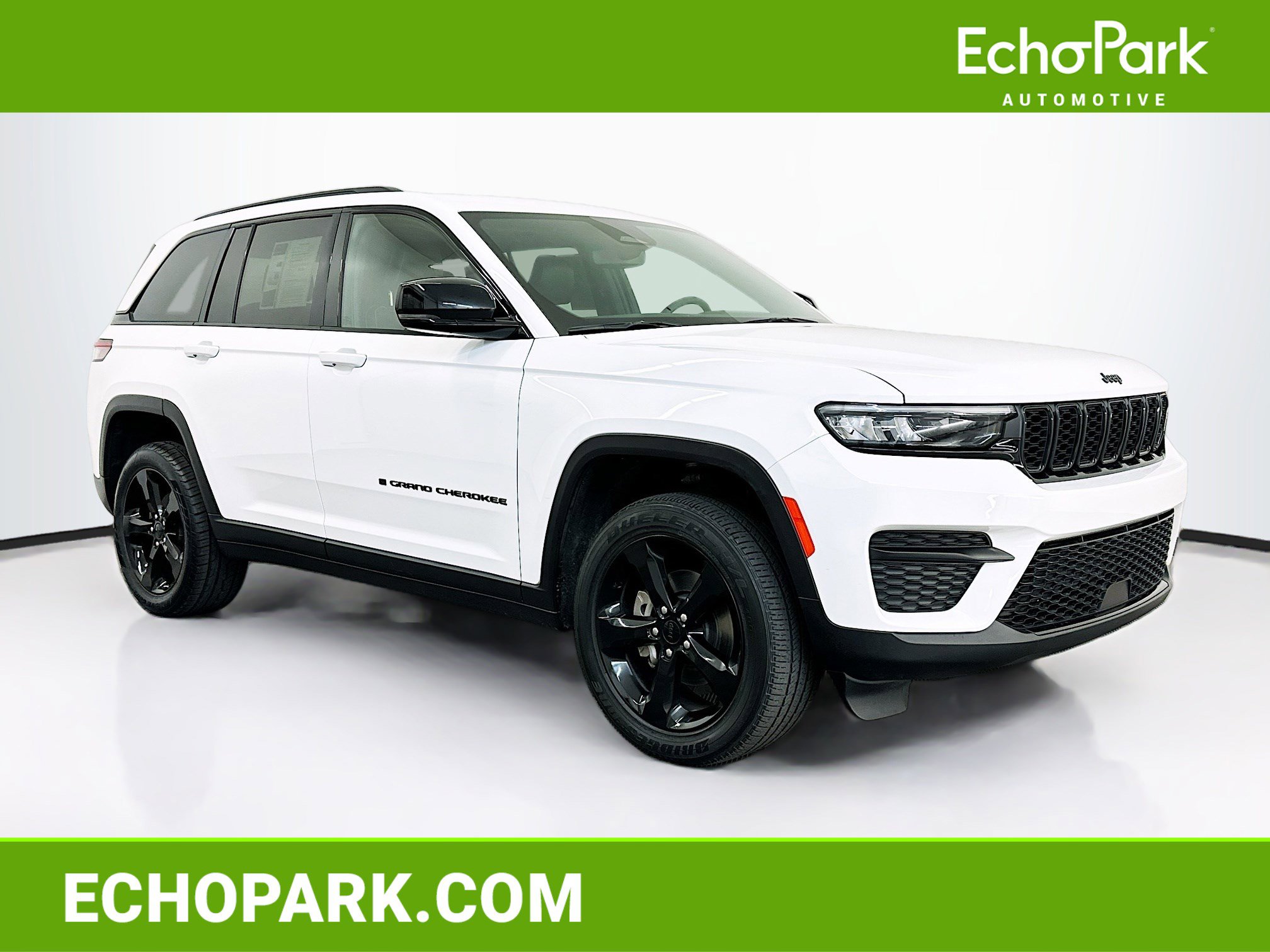 Used 2023 Jeep Grand Cherokee Altitude image 1