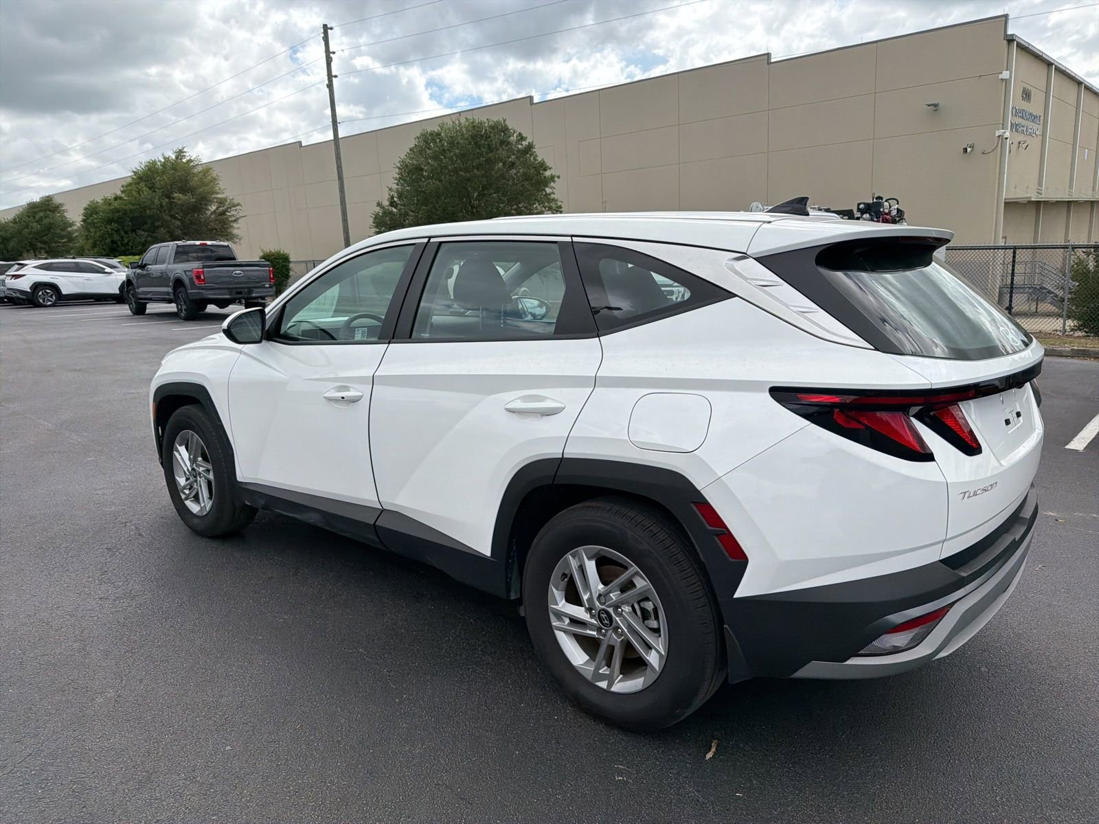 Used 2025 Hyundai Tucson SE image 10