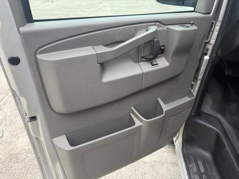 Used 2023 GMC Savana 2500 w/ Driver Convenience Package RWD image 21