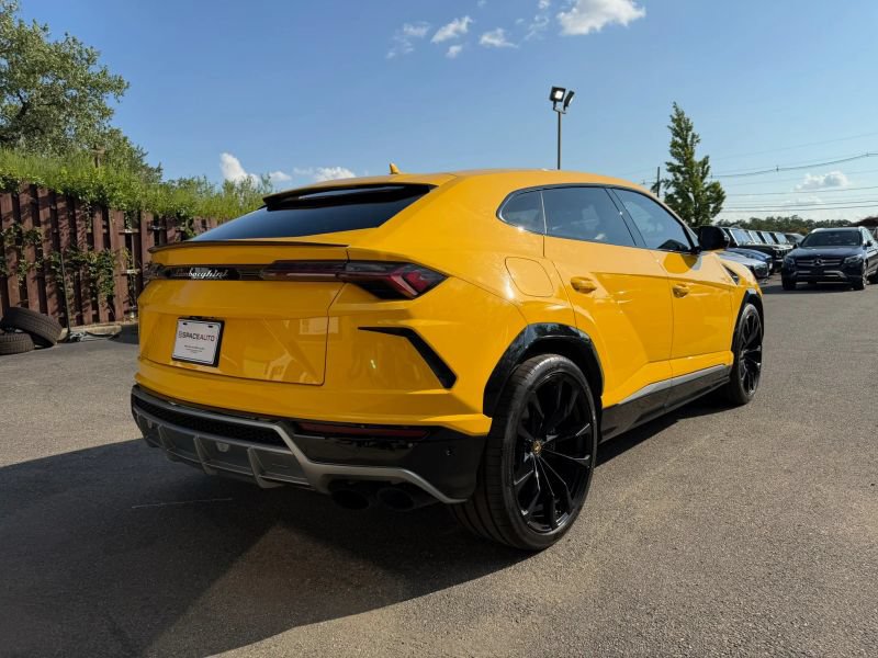 Used 2019 Lamborghini Urus AWD/4WD image 7
