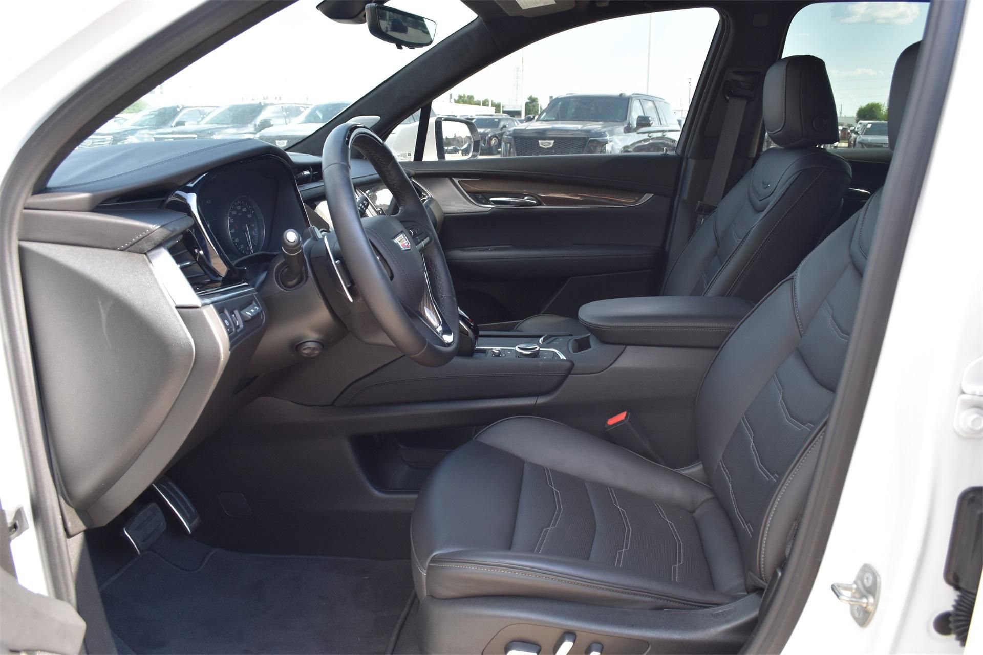 New 2025 Cadillac XT6 Sport w/ Platinum Package image 18