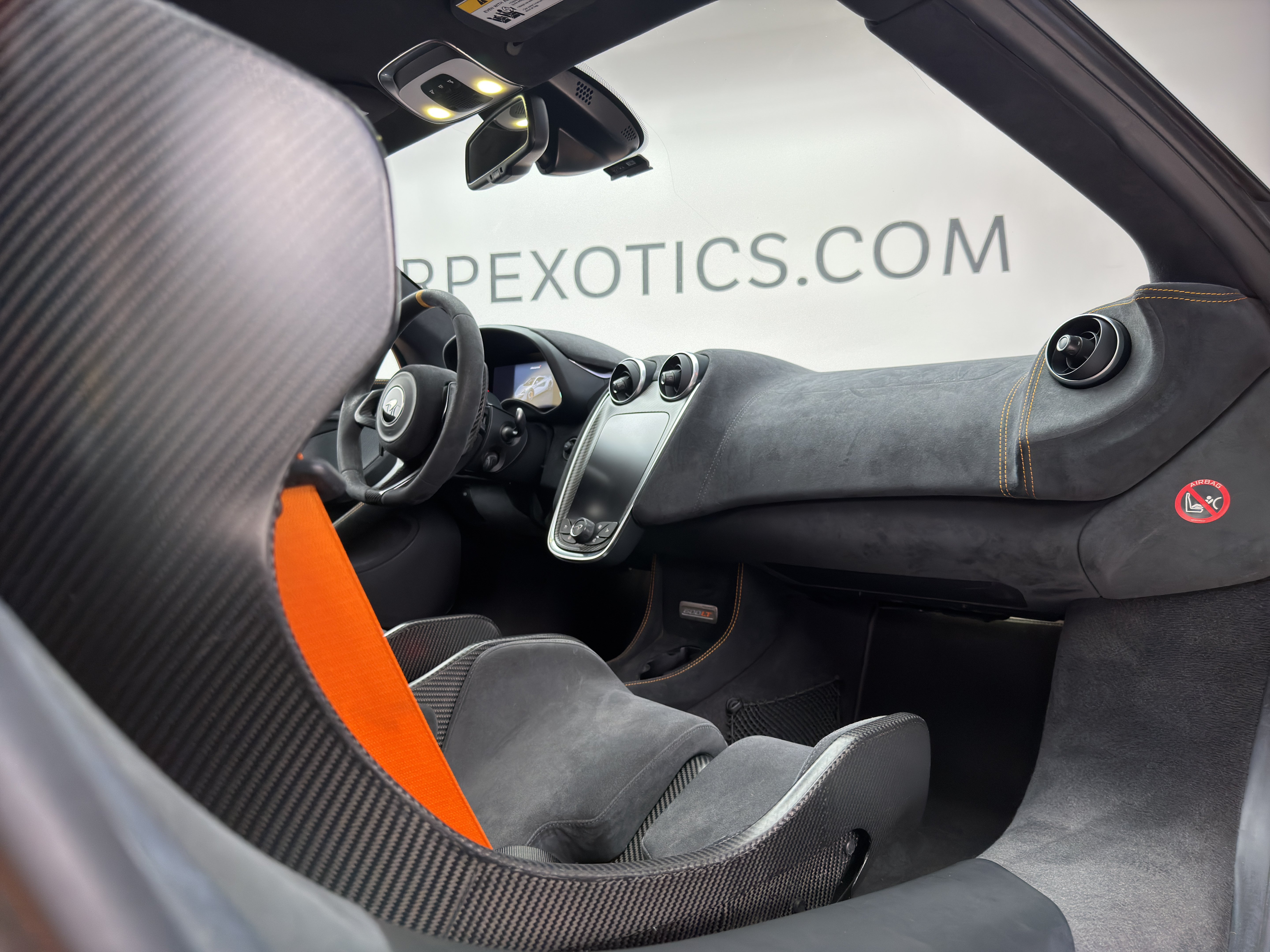 Used 2019 McLaren 600LT RWD image 18