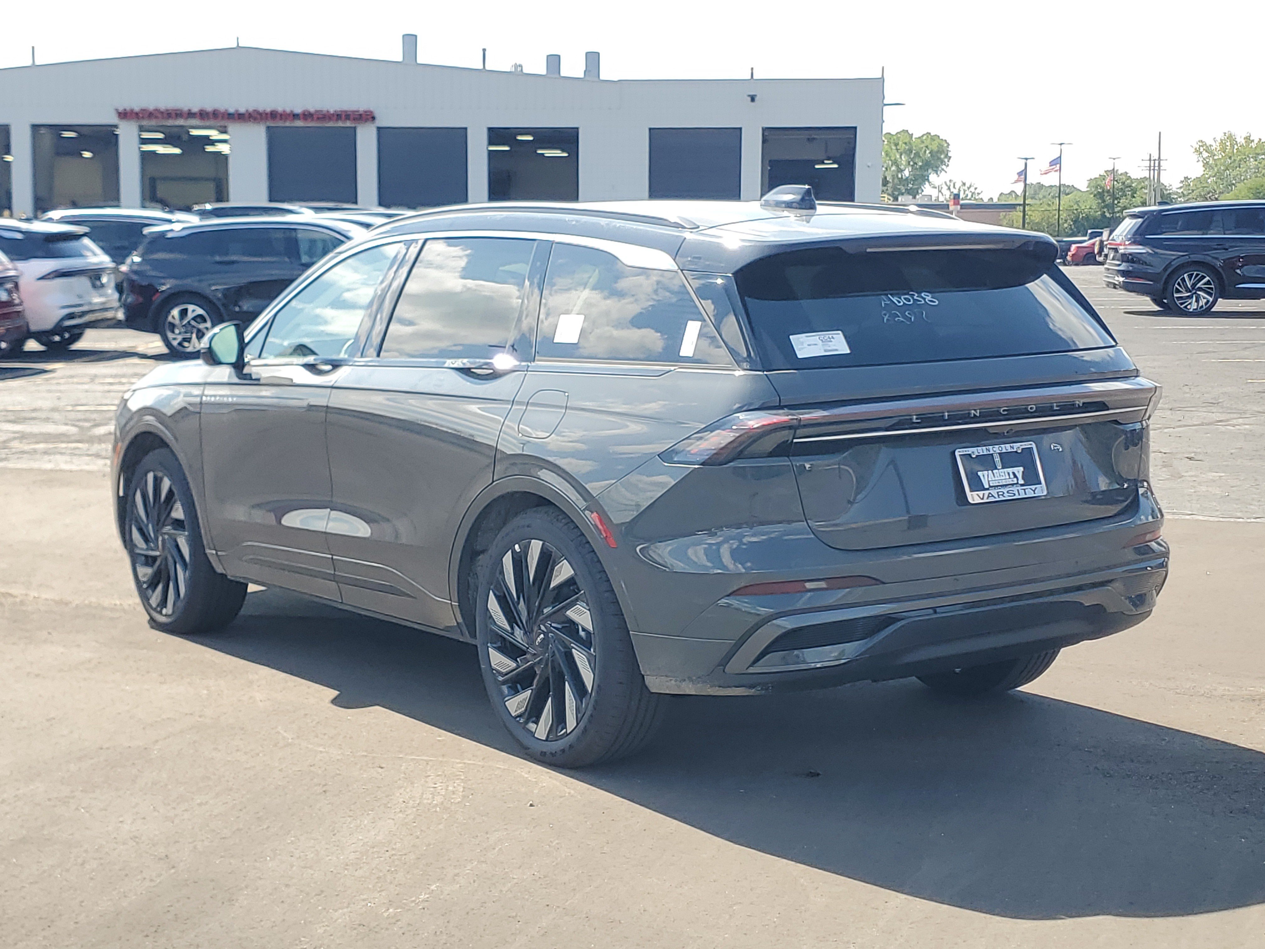 New 2026 Lincoln Nautilus Black Label w/ Jet Appearance Package AWD/4WD image 3