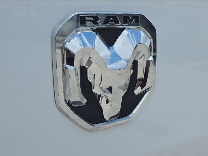 Used 2025 RAM ProMaster 2500 w/ Convenience Group FWD image 9