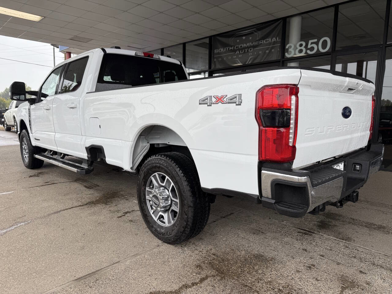 Used 2024 Ford F350 Lariat image 14
