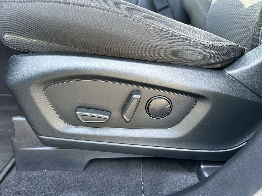 Used 2022 Ford Explorer XLT image 16