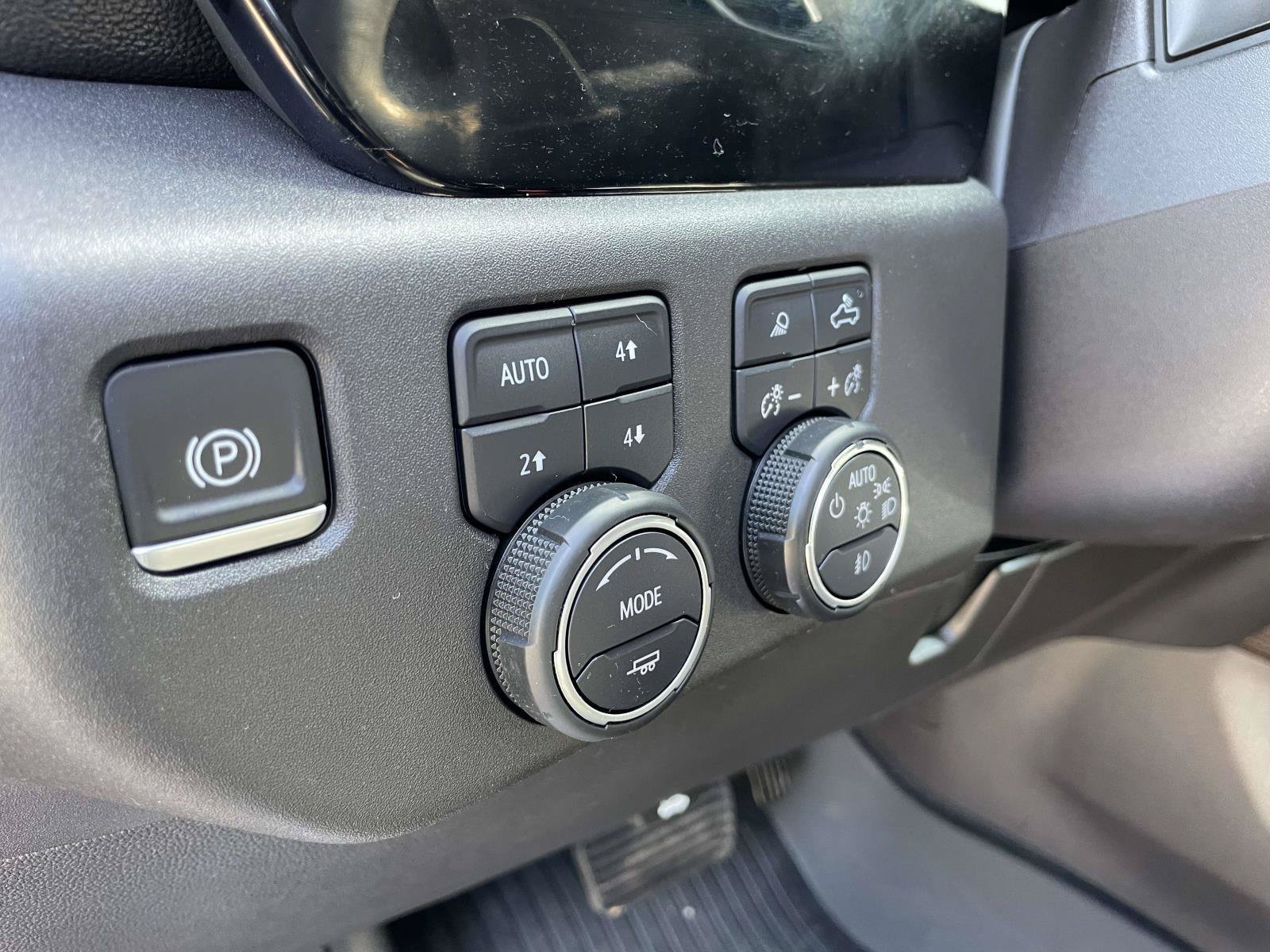 Used 2023 Chevrolet Silverado 1500 LT Trail Boss w/ LT Trail Boss Premium Package AWD/4WD image 15