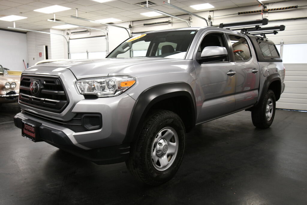 Certified 2019 Toyota Tacoma SR image 3