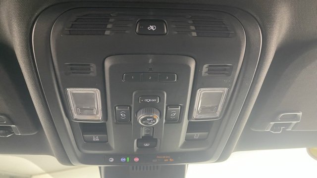 Used 2023 GMC Yukon XL Denali image 43