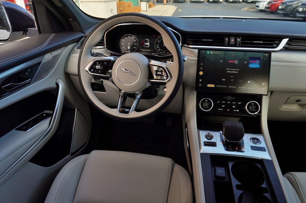 Used 2025 Jaguar F-PACE R-Dynamic S AWD/4WD image 15