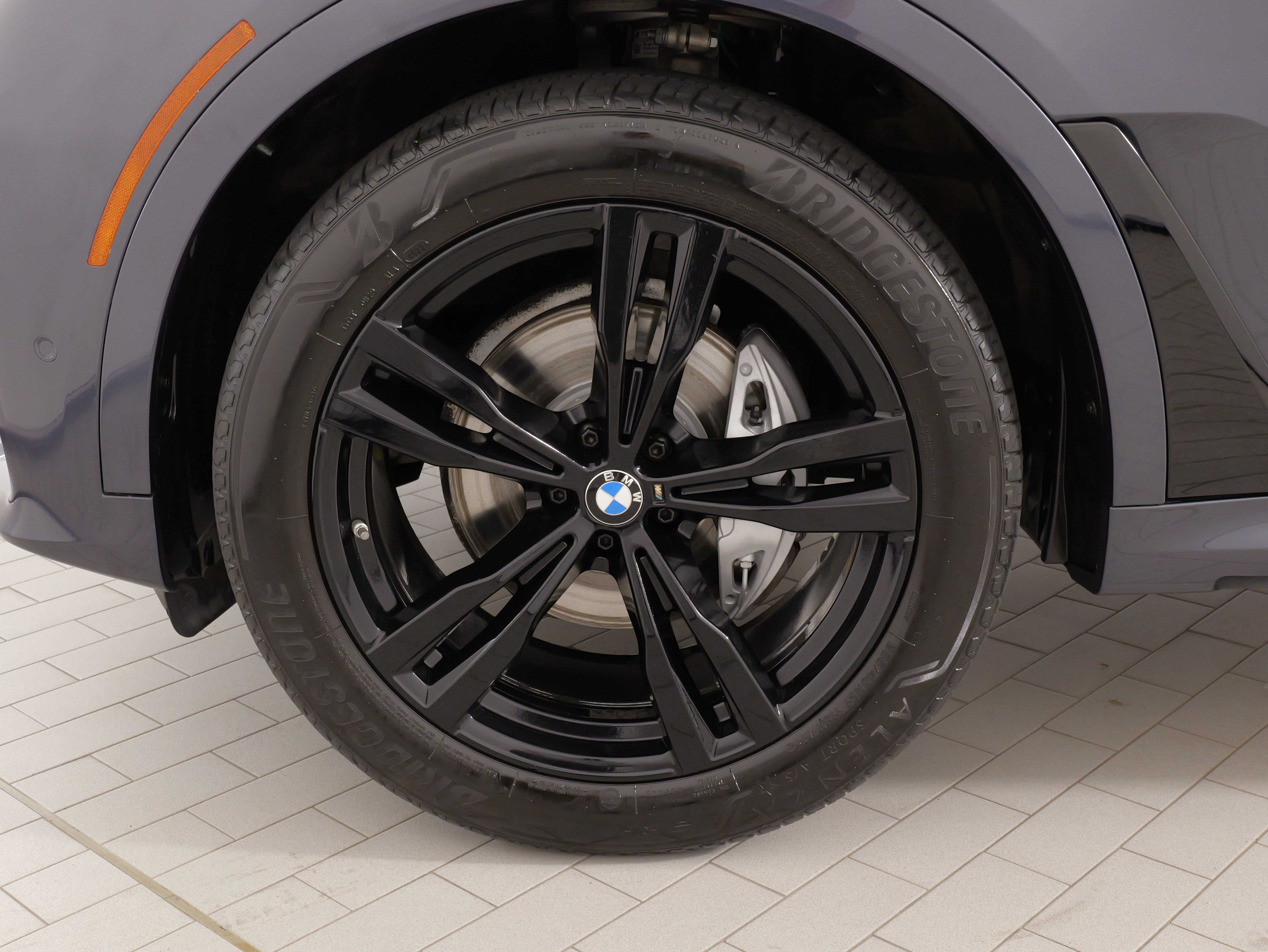 Used 2022 BMW X7 xDrive40i w/ M Sport Package AWD/4WD image 57