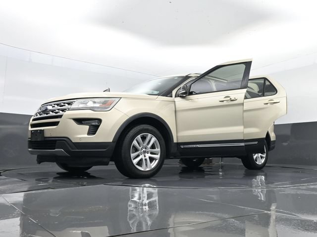 Used 2018 Ford Explorer XLT w/ Equipment Group 202A AWD/4WD image 36