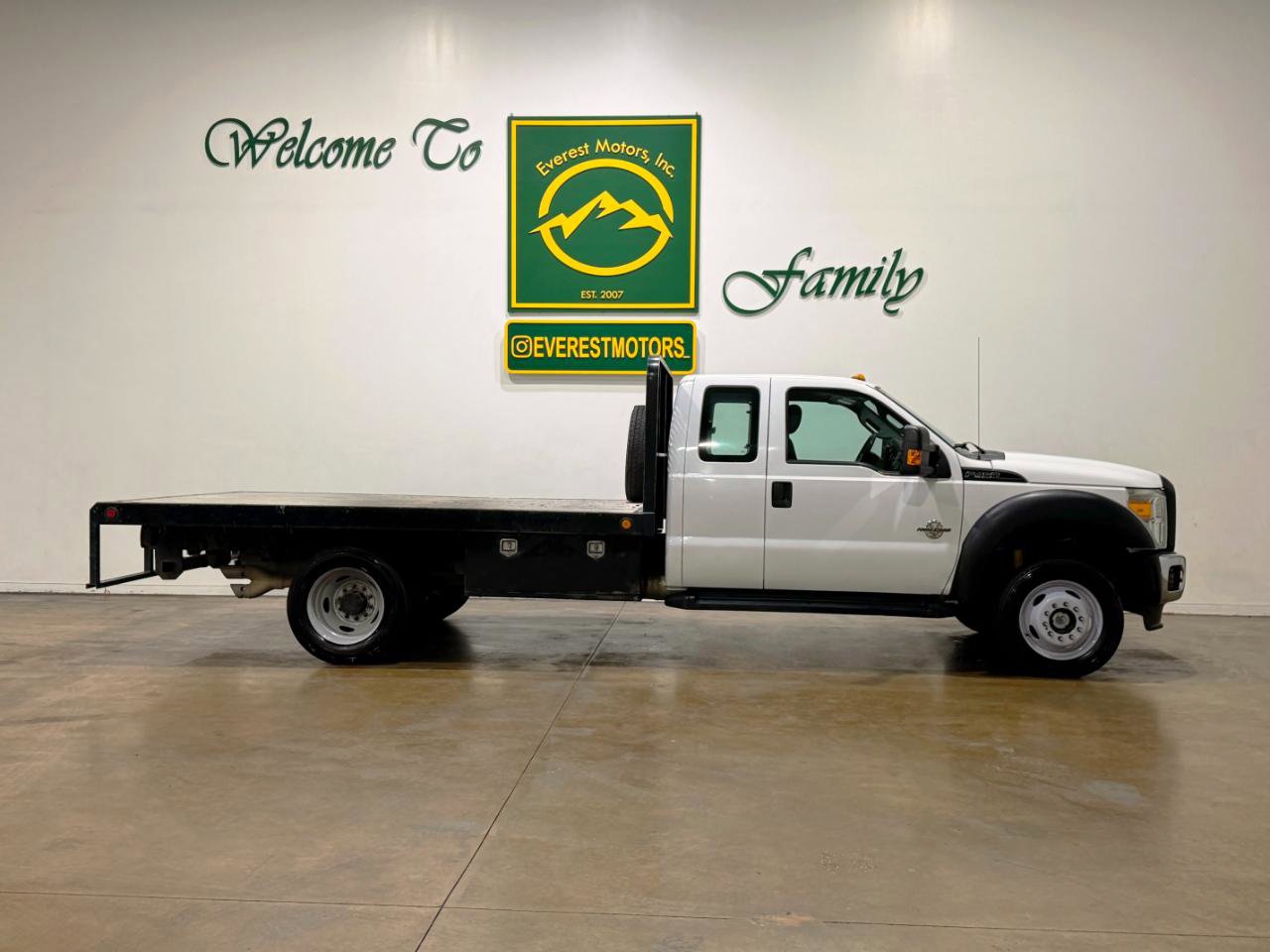 Used 2016 Ford F450 XL w/ Power Equipment Group AWD/4WD image 2