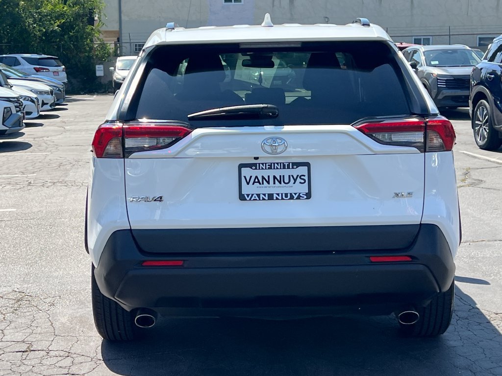 Used 2025 Toyota RAV4 XLE FWD image 6