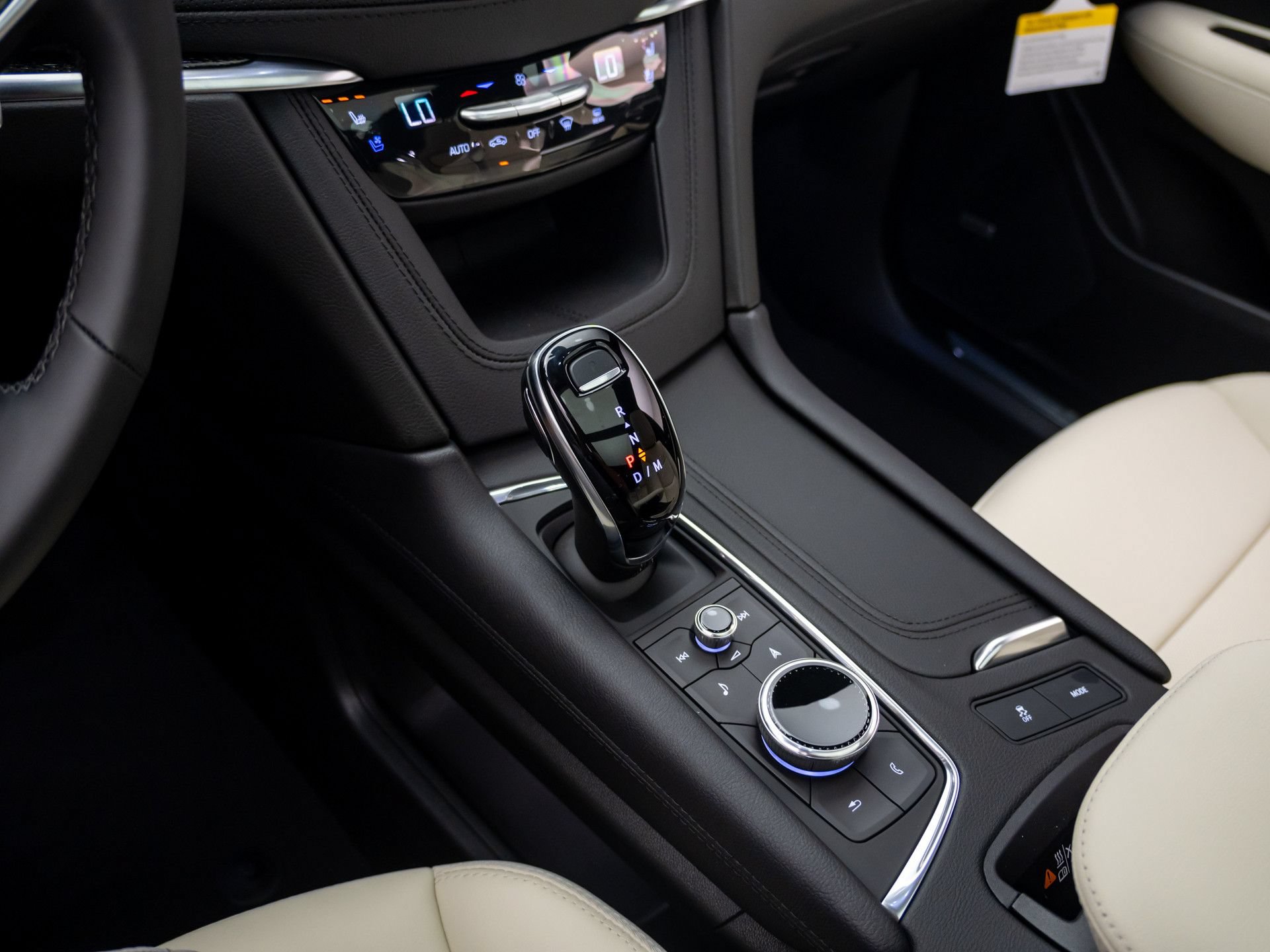 New 2026 Cadillac XT5 Sportv w/ LPO, Floor Liner Package AWD/4WD image 11