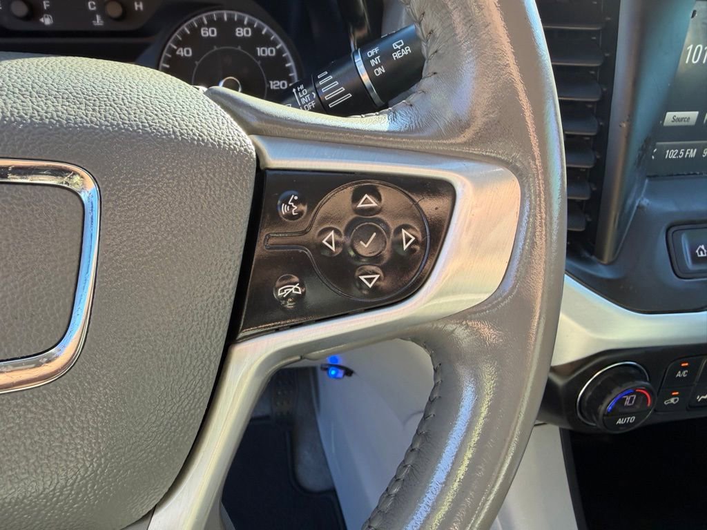 Used 2018 GMC Acadia SLE image 32