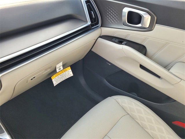 Used 2025 Kia Sorento SX Prestige image 14